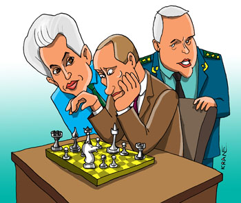 Путин думает какую фигуру срубить. За игрой в шахматы внимательно следят Бастрыхин Алексей и Васильев глава следственного комитета.