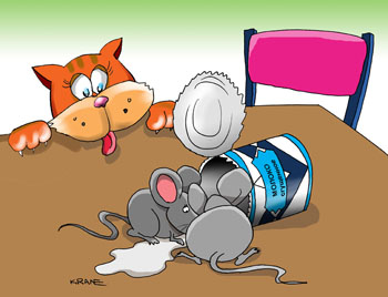 Карикатура о мышах. Две мышки едят сгущенное молоко на столе. Кот смотрит на мышей.